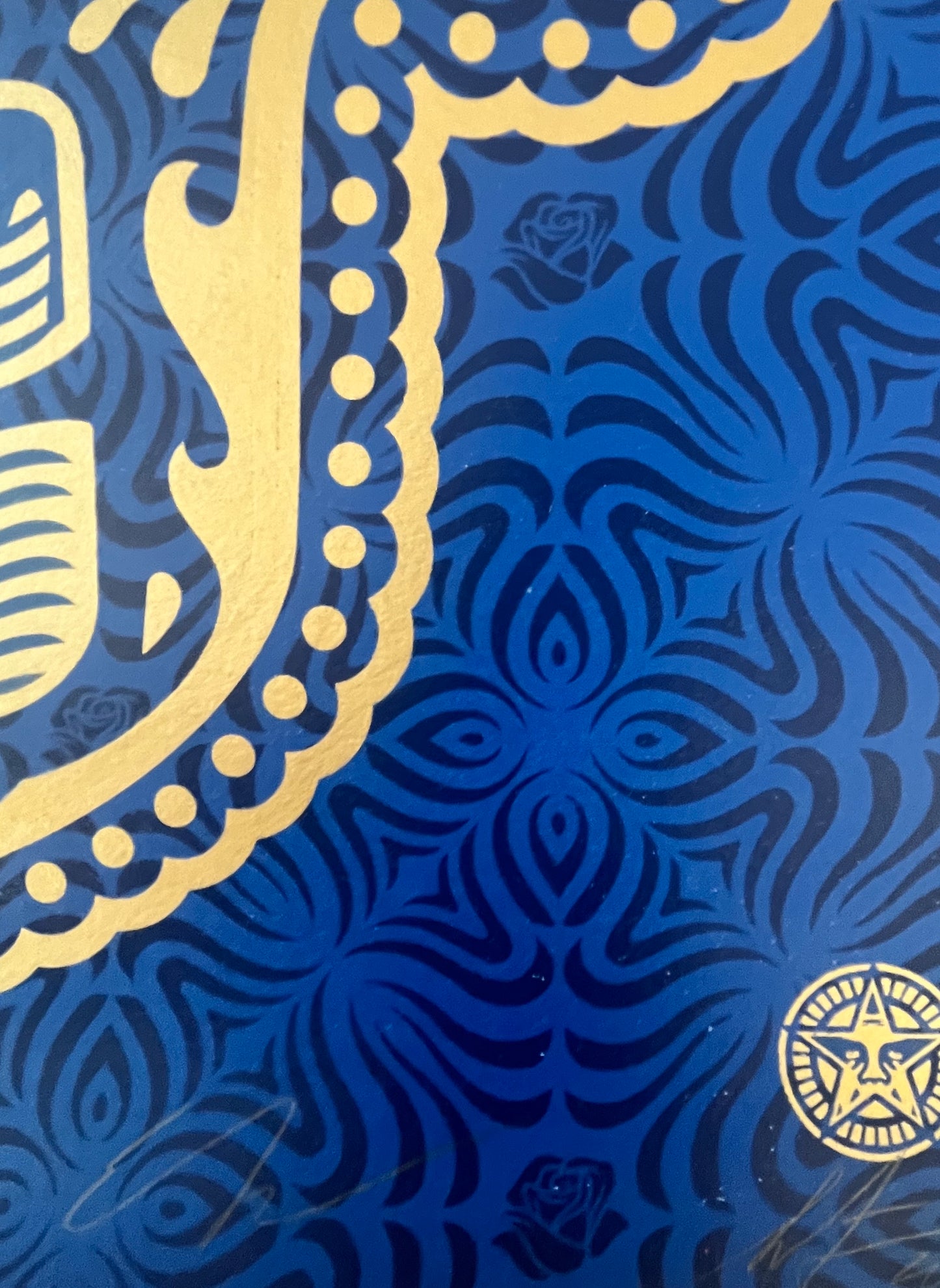 Shepard Fairey - Day of the dead skull HPM Blue Gold 3/3