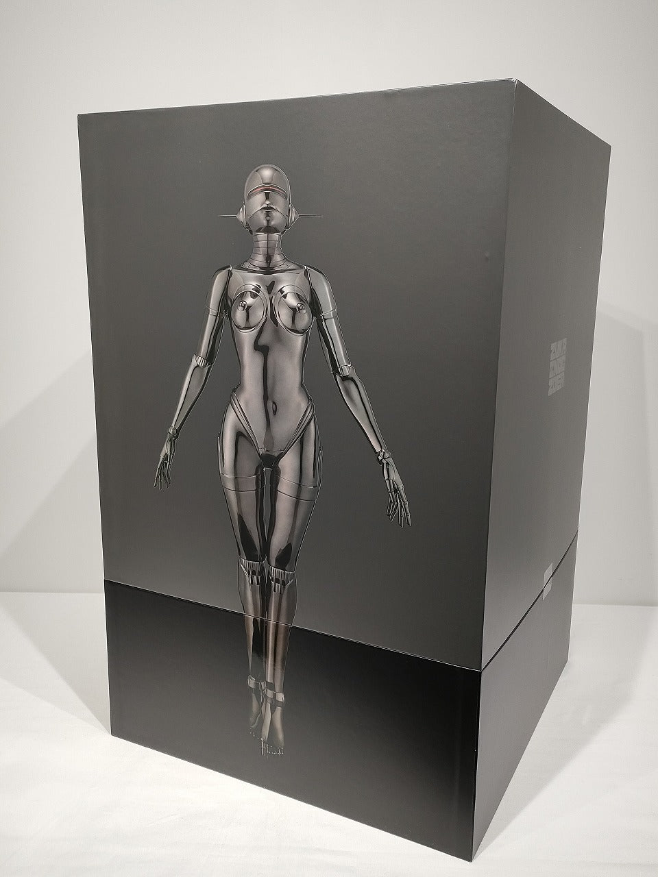 Hajime Sorayama - Robot sexy galleggiante _scala 1/4 (nero)