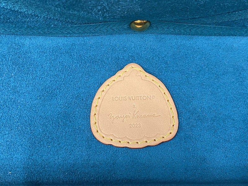 Yayoi Kusama × Louis Vuitton – Malle Courrier Lozine 110