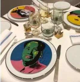Andy Warhol, Porcelaine Plate, Mao Veste Rose LYNART STORE