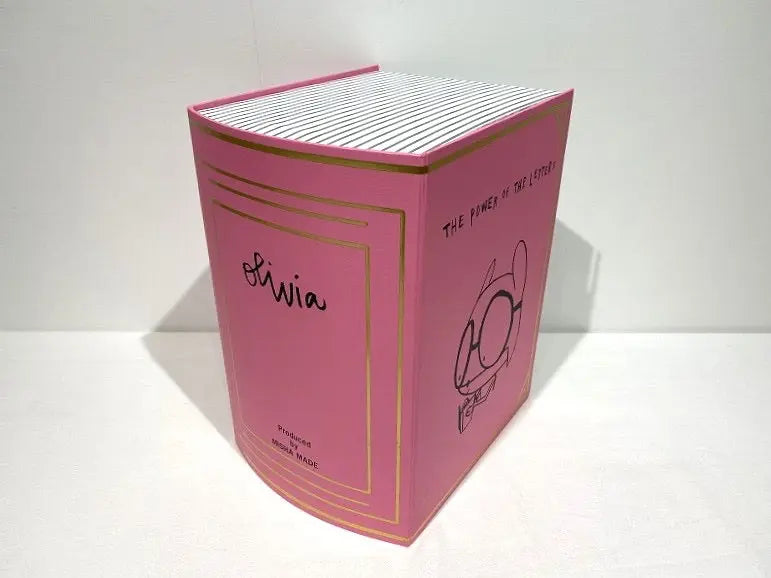 Edgar Plans - Olivia “The Power of the letters” (Pink), 2021 LYNART STORE