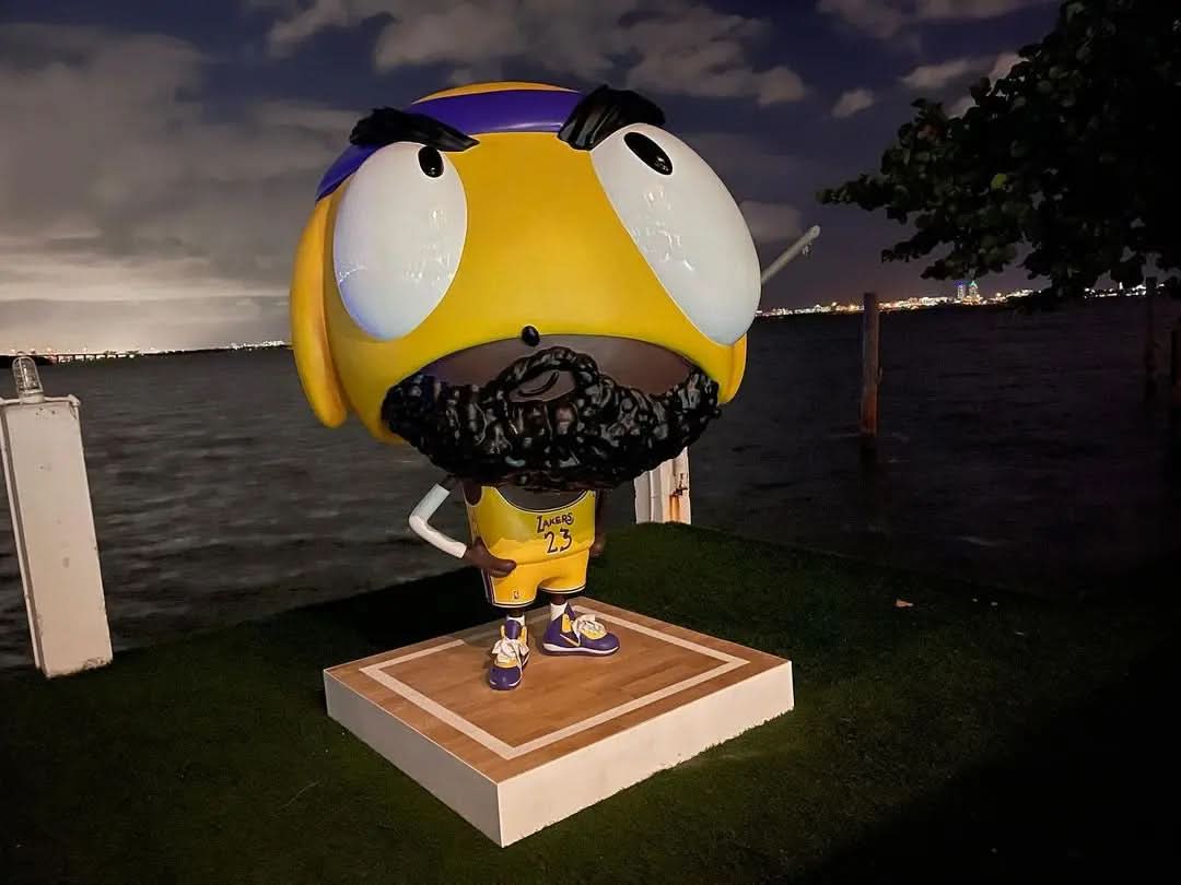 Edgar Plans, LeBron James (2022) LYNART STORE