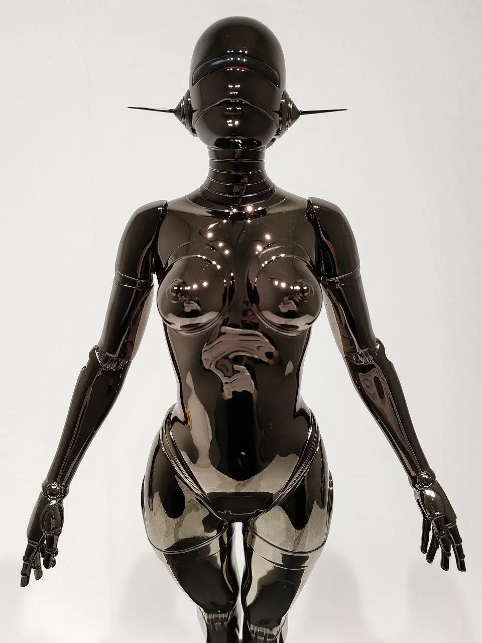 Hajime Sorayama -  Sexy Robot Floating Black (2020) LYNART STORE