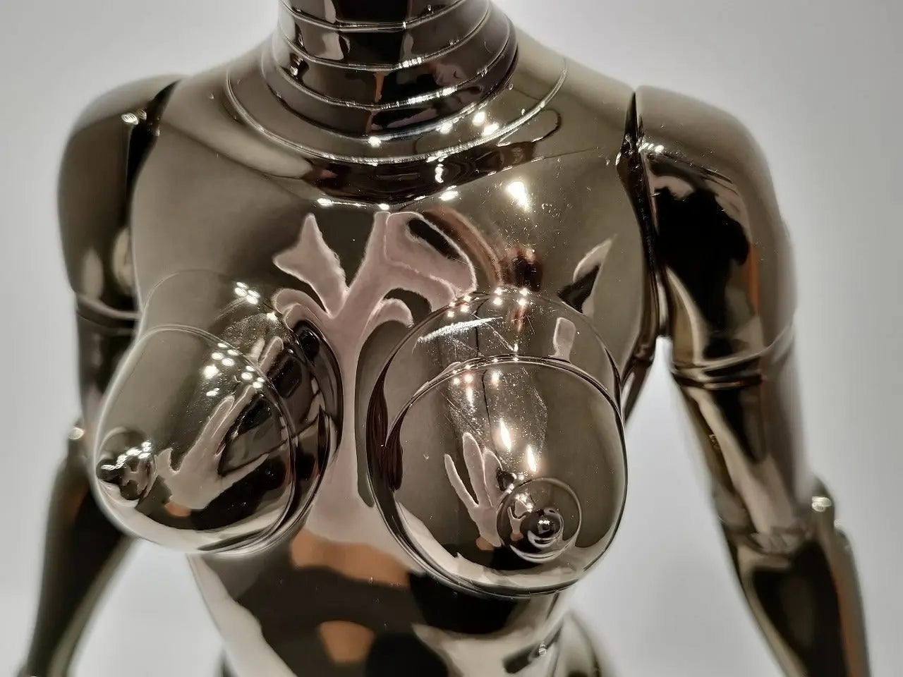 Hajime Sorayama -  Sexy Robot Floating Black (2020) LYNART STORE