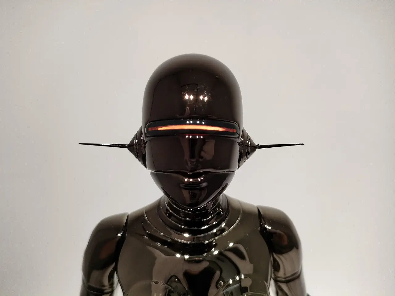 Hajime Sorayama -  Sexy Robot Floating Black (2020) LYNART STORE