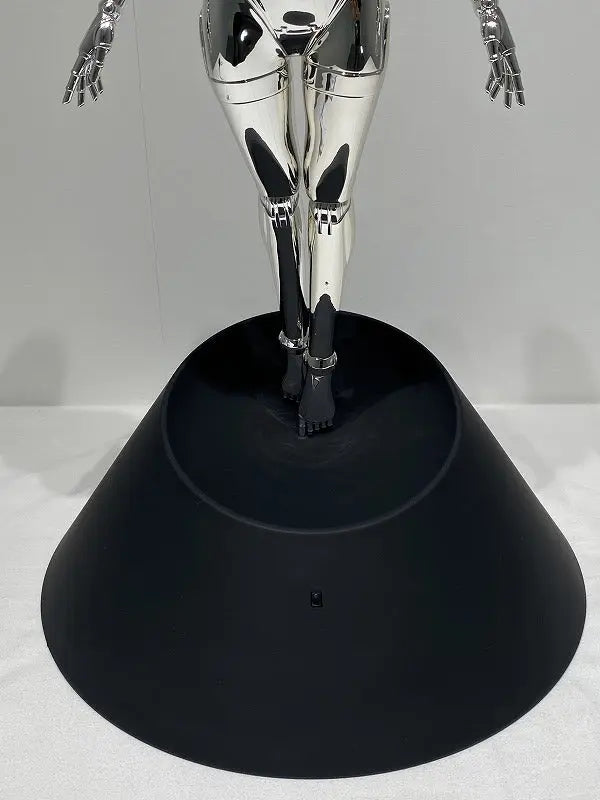 Hajime Sorayama - Sexy Robot Floating Silver (2020) LYNART STORE