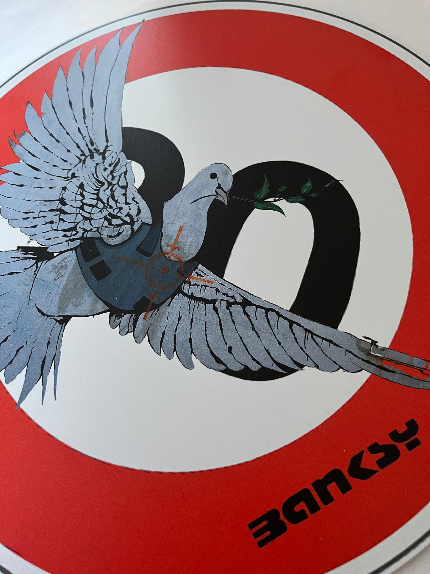 BANKSY – Gepanzerte Taube – Siebdruck auf Dibond-Beschilderung – limitierte Auflage