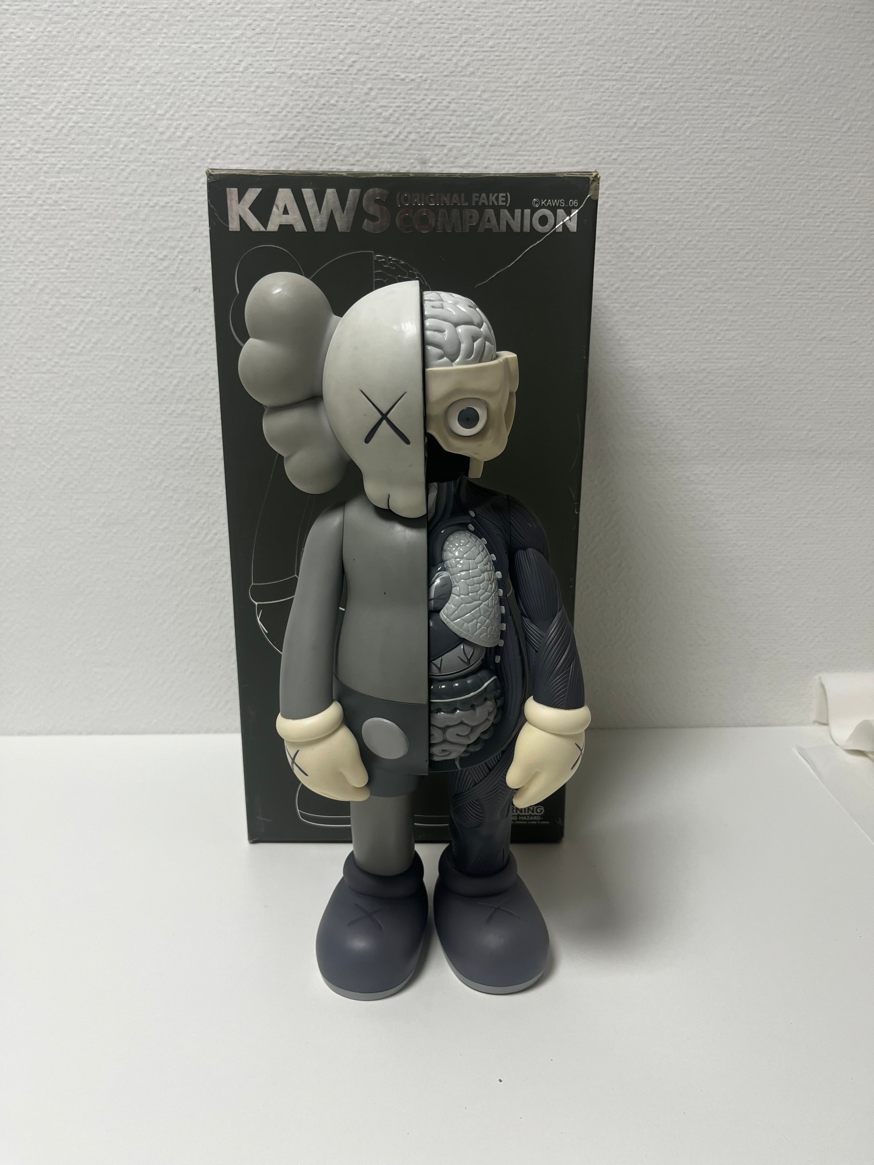 KAWS 2006 フィギュア　人体モデル KAWS - Five Years Later Dissected Companion Brown, 2006 – TOY TOKYO