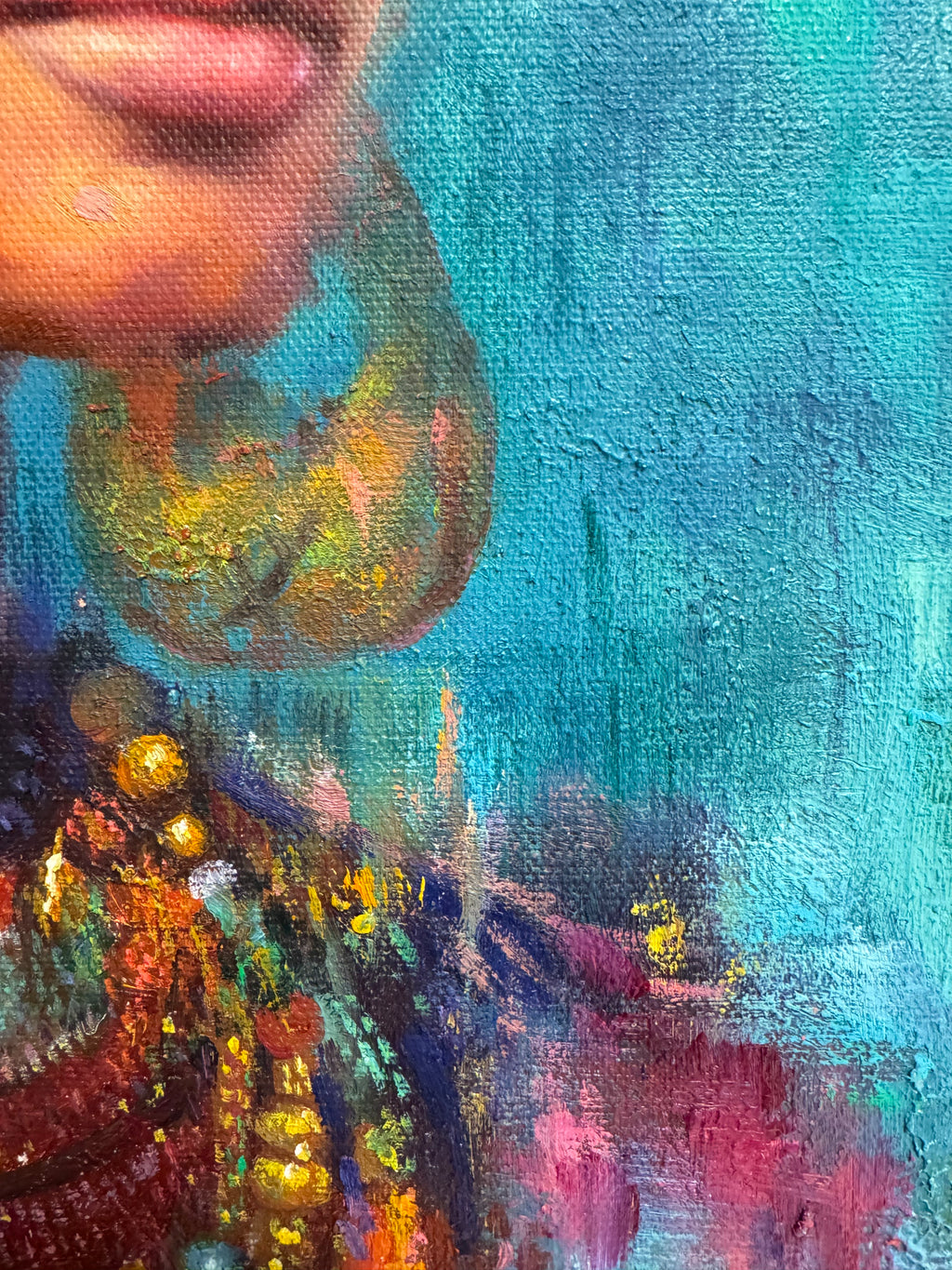 Ansou Niabaly – La grâce aux couleurs vibrantes