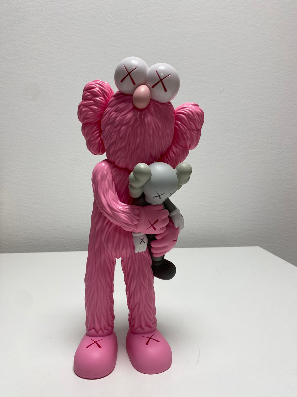 KAWS - TAKE Pink (2020) I Résine coulée