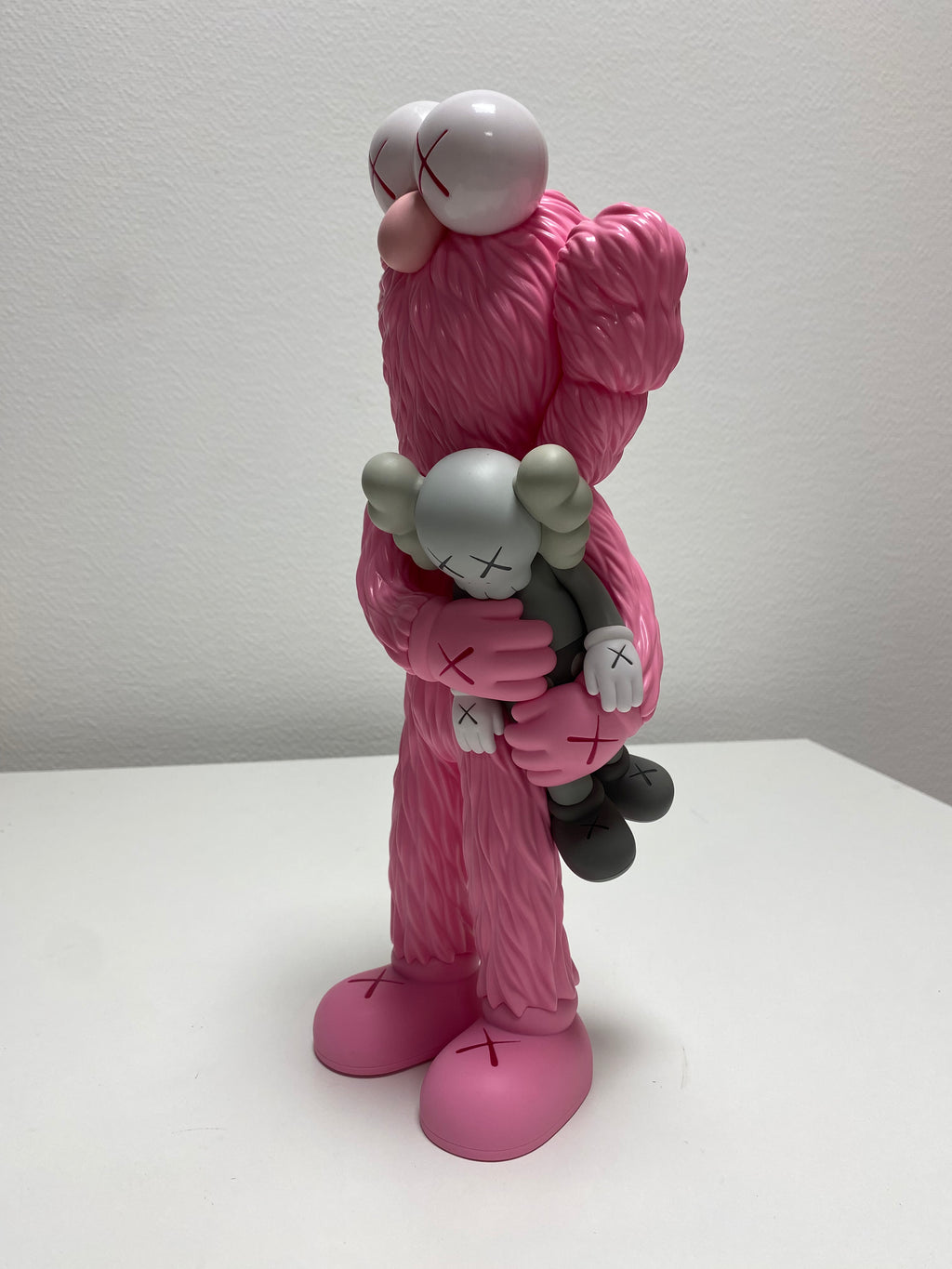 KAWS - TAKE Pink (2020) I Résine coulée