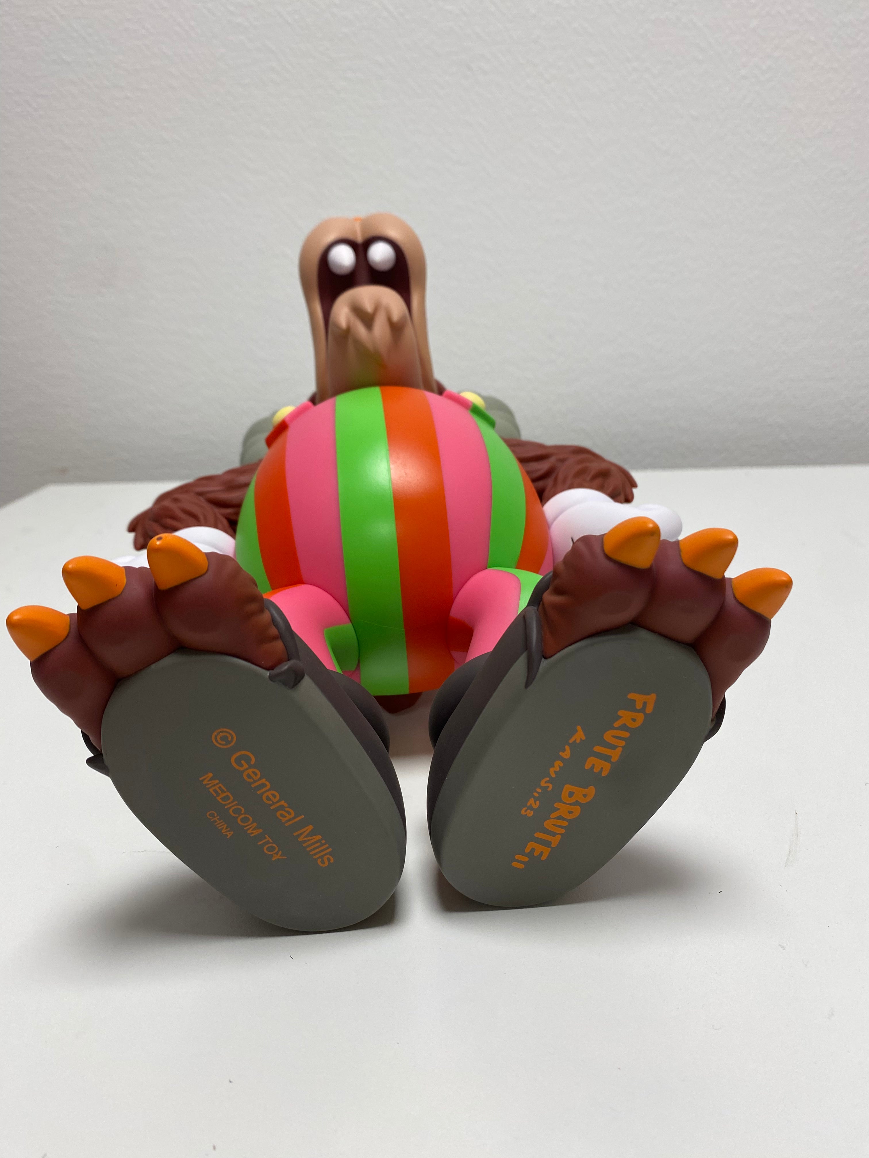 KAWS FRUIT BRUTE フィギュア付き KAWS – Cereal Monster Frute Brute 2024 | Vinyl Sculpture – LYNART