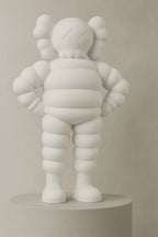KAWS – Chum White Sculpture (2020) | Vinyl Figure – LYNART STORE KAWS – Chum White Sculpture (2020) | Vinyl Figure – LYNART STORE