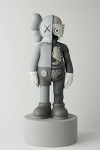 KAWS – Companion Flayed Grey 2016 | Open Edition Vinyl KAWS – Companion Flayed Grey 2016 | Open Edition Vinyl