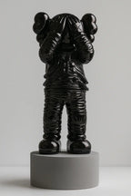 KAWS - Holiday SPACE Companion Black (2020) – LYNART STORE KAWS - Holiday SPACE Companion Black (2020) – LYNART STORE