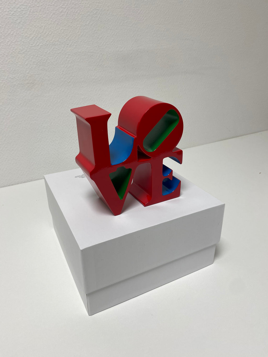 LOVE, Red blue green - Studio Edition L.Y.N.A.R.T Store