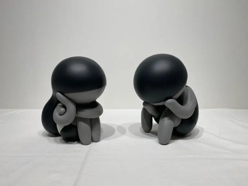 Mike Lee,Lonely Girl (White) / Lonely Boy (Black), 2019 L.Y.N.A.R.T Store