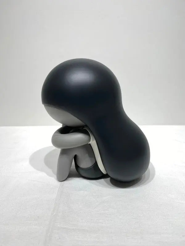 Mike Lee,Lonely Girl (White) / Lonely Boy (Black), 2019 L.Y.N.A.R.T Store