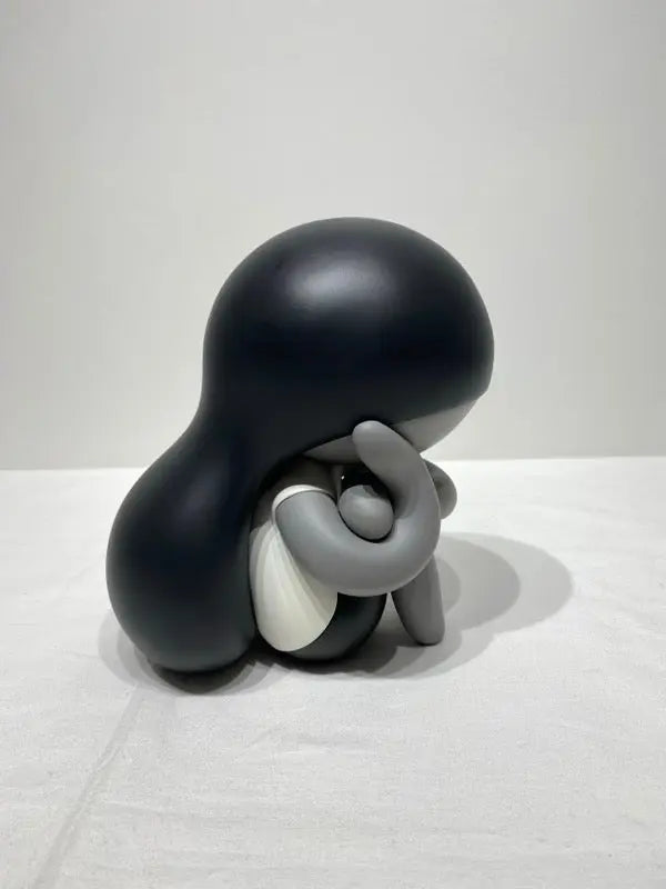 Mike Lee,Lonely Girl (White) / Lonely Boy (Black), 2019 L.Y.N.A.R.T Store
