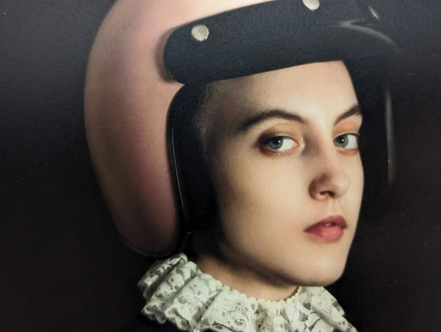 Romina Ressia - Pink Helmet - Edition épuisée LYNART STORE