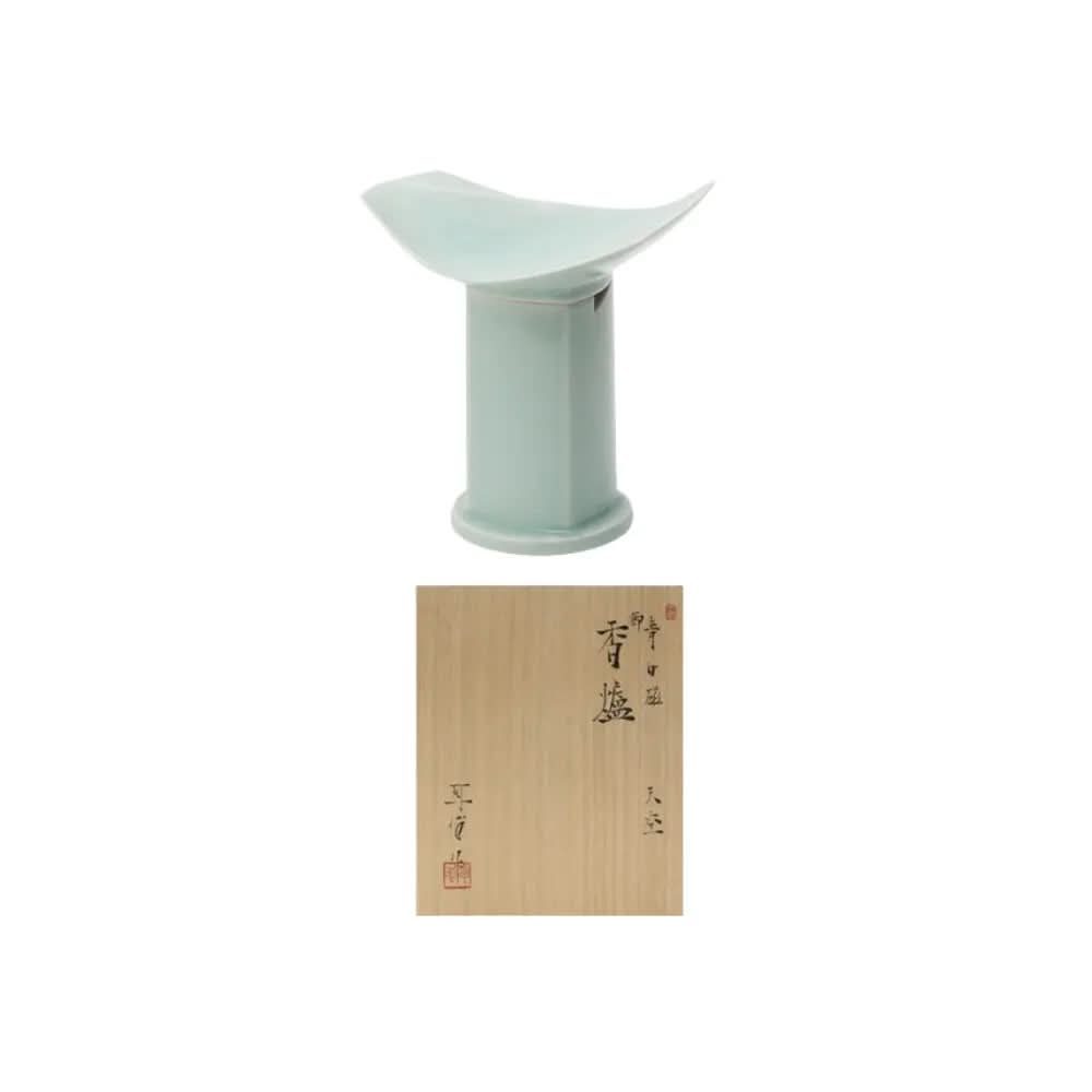 Sueharu Fukami, Sky incense burner - White-blue porcelain