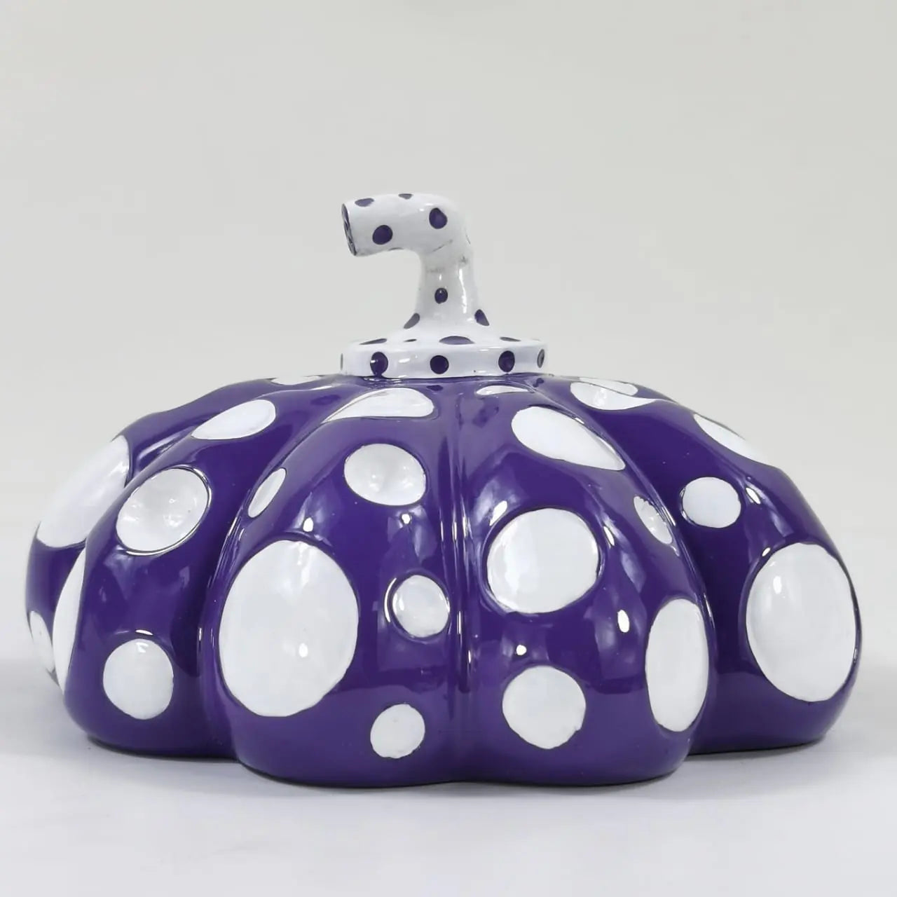 Yayoi Kusama - Naoshima Pumpkin (Violette et Blanche) L.Y.N.A.R.T Store