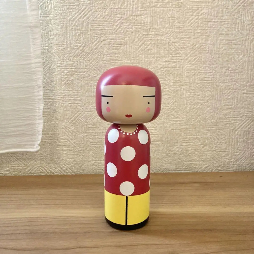 Yayoi Kusama – Lucie Kaas Kokeshi Doll (Red Dot Edition) L.Y.N.A.R.T Store