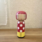 Yayoi Kusama – Lucie Kaas Kokeshi Doll (Red Dot Edition) L.Y.N.A.R.T Store