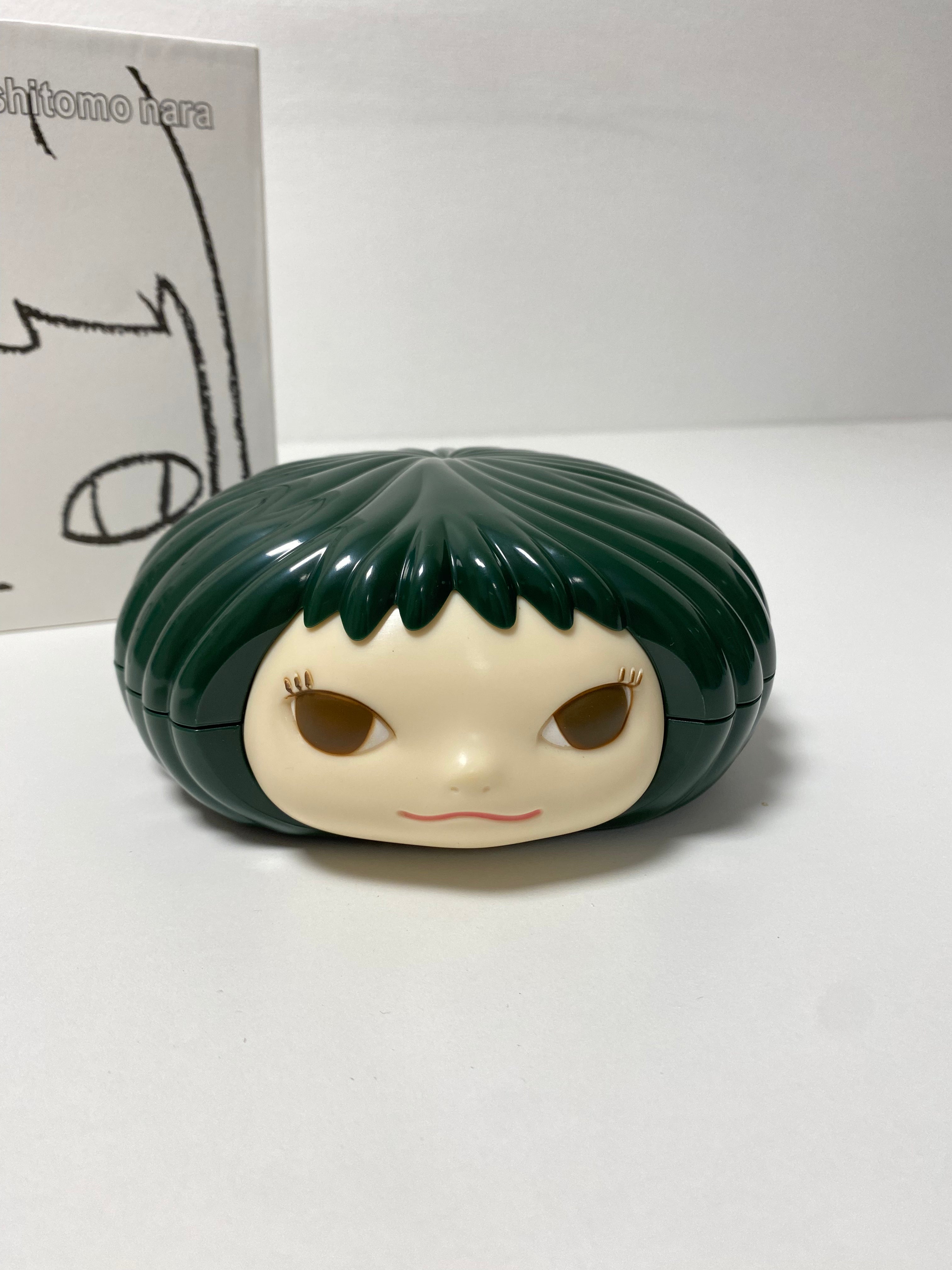Yoshitomo Nara – Gummi Girl Candy Jar Green (2006) – LYNART STORE Yoshitomo Nara – Gummi Girl Candy Jar Green (2006) – LYNART STORE