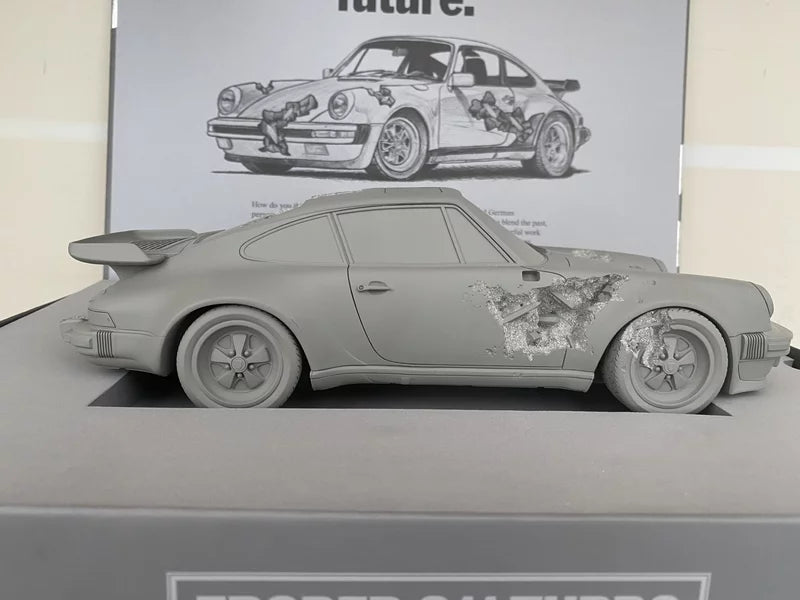 Daniel Arsham - 911 Turbo erosa (2020)