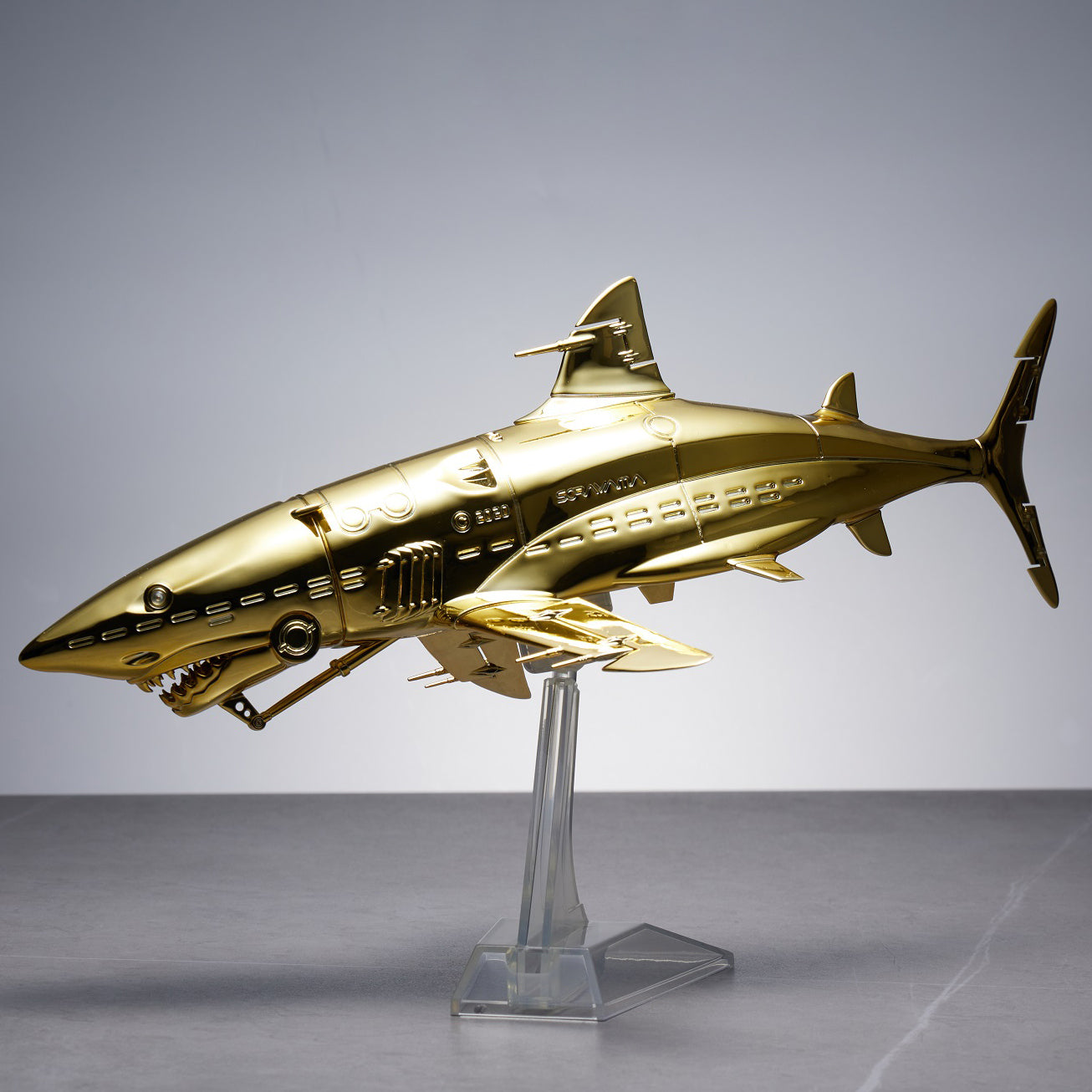 Hajime Sorayama - Shark (Gold) 2021