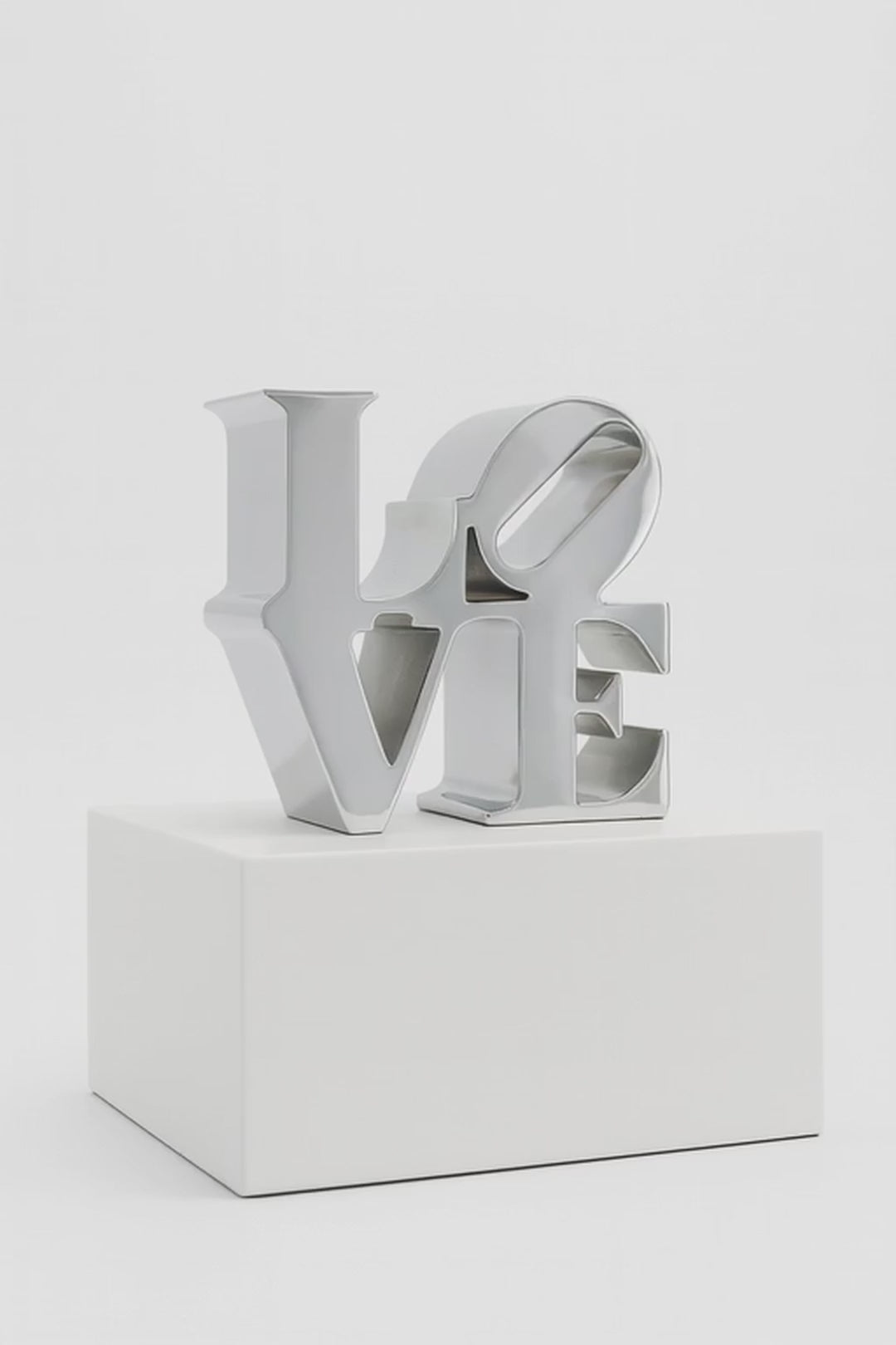 Robert Indiana – LOVE Silver | Limited Edition Sculpture – LYNART