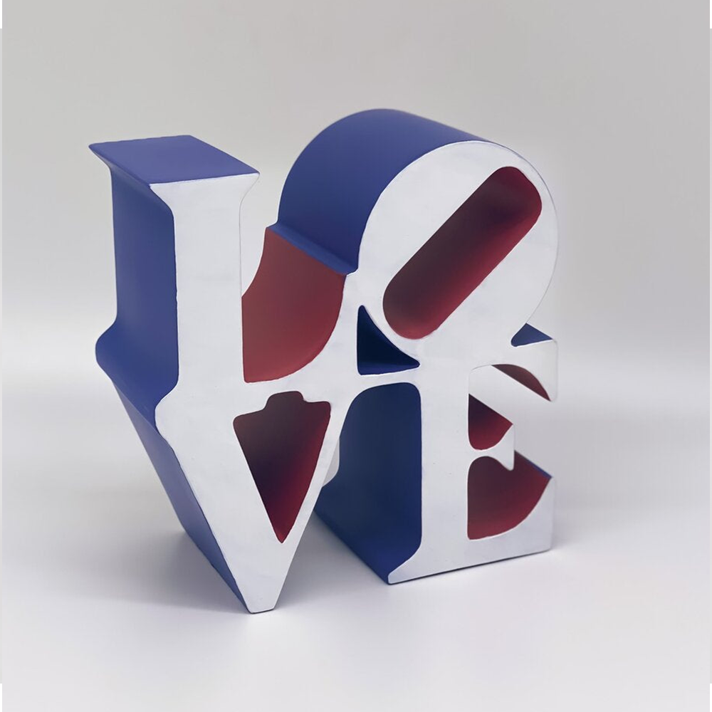 LOVE (Blau, Weiß und Rot) – Studio Edition.